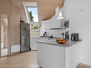 Fridge, microwave, oven, dishwasher - "Annlis" - 4km from the sea by Interhome (Blåvand)