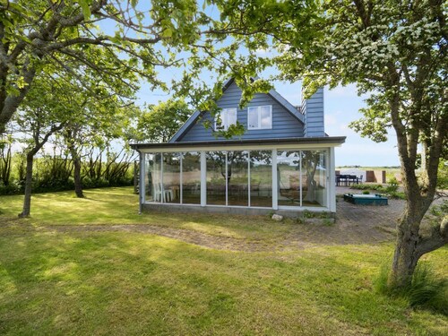 "Emmie" - 50m to the fjord by Interhome