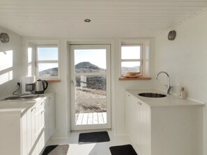 Fridge, dishwasher, cookware/dishes/utensils