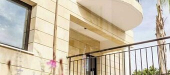 2 bedroom fully furnished luxury apartment