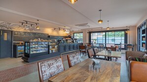 Café - Treebo Premium Baramasi By Jai Club Prime (Jaipur)