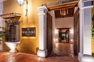 Fachada de la propiedad