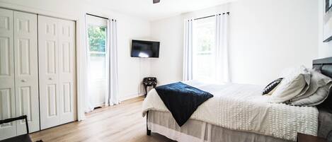 2 chambres, fer et planche à repasser, Wi-Fi, draps fournis