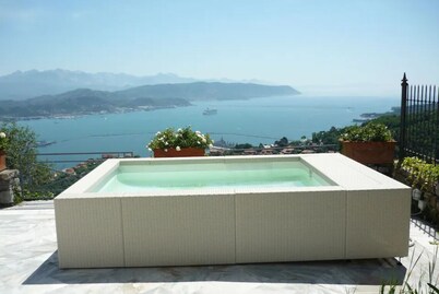 Vintage villa with Jacuzzi