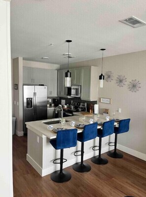 Kochgeschirr/Geschirr/Besteck