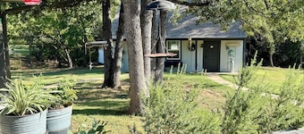 Cottage just 30 minutes from Texas A&M, 15 minutes from Premiere baseball field