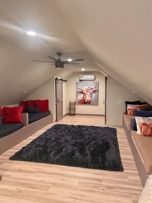 2 bedrooms, iron/ironing board, travel cot, WiFi