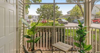 Villas at Bay Crossing - perfectly appointed with pool & patio - beaches nearby