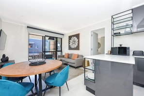 Classic Apartment | In-room dining