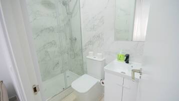 Ducha y secador de pelo
