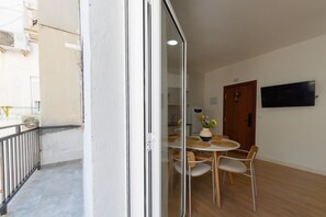 Outdoor dining - TETUAN - "ESTUDIO MALASAÑA" (Madrid)