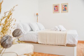Iron/ironing board, free WiFi - ESTUDIO TETUAN "LA LATINA" (Madrid)