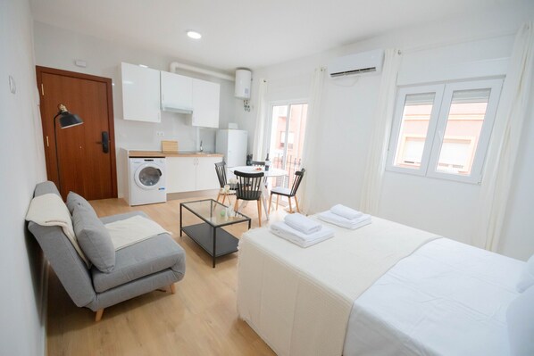 Bügeleisen/Bügelbrett, kostenloses WLAN