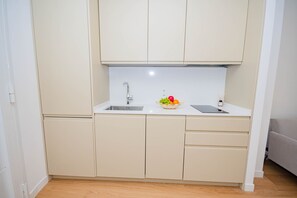 Kühlschrank, Mikrowelle, Geschirrspüler