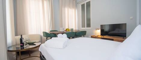 2 soverom, strykejern/-brett og wi-fi (inkludert)