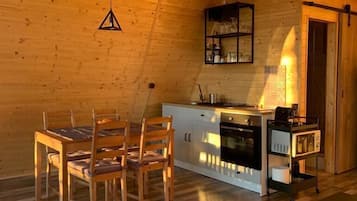 Comfort Room | Living area | Flat-screen TV