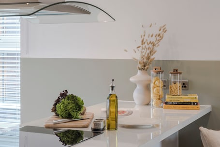 City Apartment | Private kitchen | Full-sized fridge, microwave, oven, stovetop. Old Kent Road YourApartment