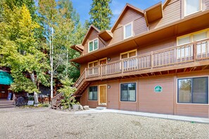 تفاصيل الفندق من الخارج