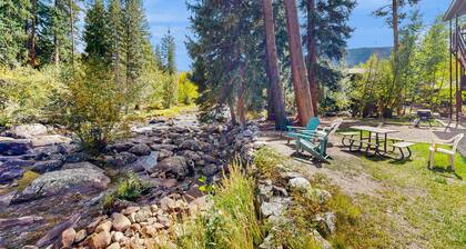 Riverfront retreat with a kitchenette, washer/dryer, & shared patio