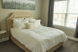 2 bedrooms, desk, iron/ironing board, free WiFi