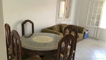 Chalet | Makan di kamar