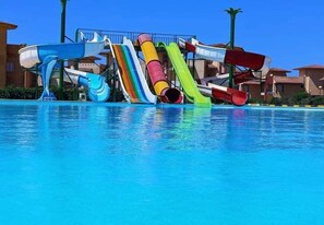 2 albercas al aire libre