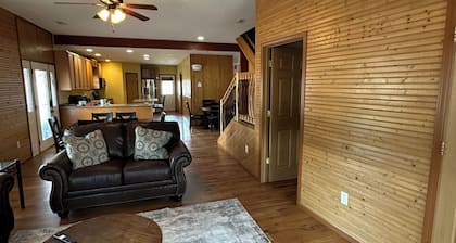 Creekside Cabin West Located next to where the Calamus River enters the lake.