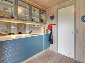 Refrigerador, microondas, horno y lavavajillas 