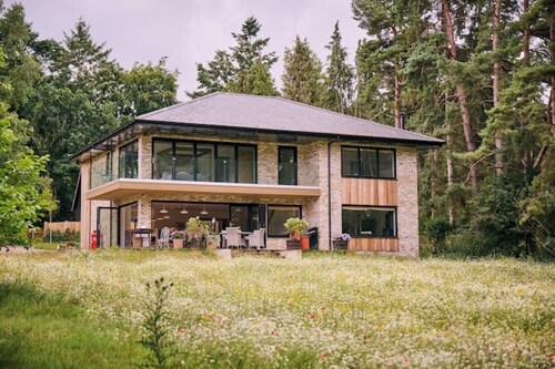 Stunning new build by the river