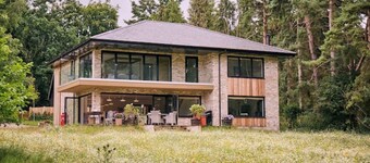 Stunning new Build by the River