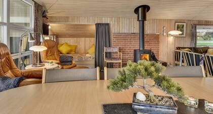 "Hjalmar" - 400m from the sea by Interhome