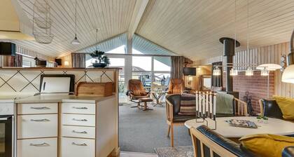 "Hjalmar" - 400m from the sea by Interhome