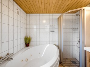 Bathroom - "Lambe" - from the sea by Interhome (Hvide Sande)