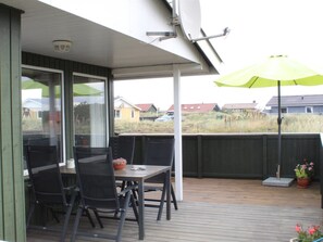Outdoor dining - "Lambe" -  from the sea by Interhome (Hvide Sande)