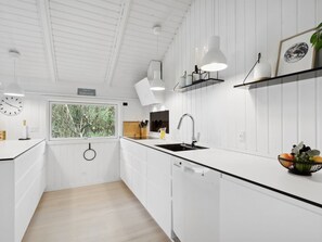 Køleskab, mikrobølgeovn, ovn, opvaskemaskine