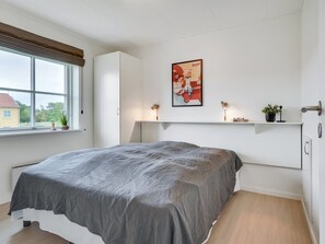 2 bedrooms, internet