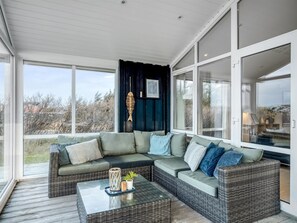 Televisión y chimenea 