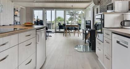 "Loi" - 200m from the sea by Interhome