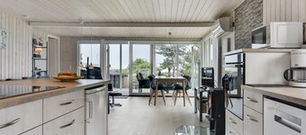 "Loi" - 200m from the sea by Interhome
