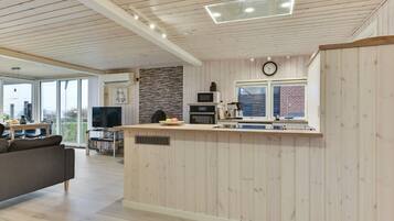 Réfrigérateur, micro-ondes, four, lave-vaisselle