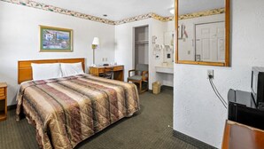 传统单人房 | 办公桌、笔记本电脑工作区、熨斗/熨衣板、免费 WiFi