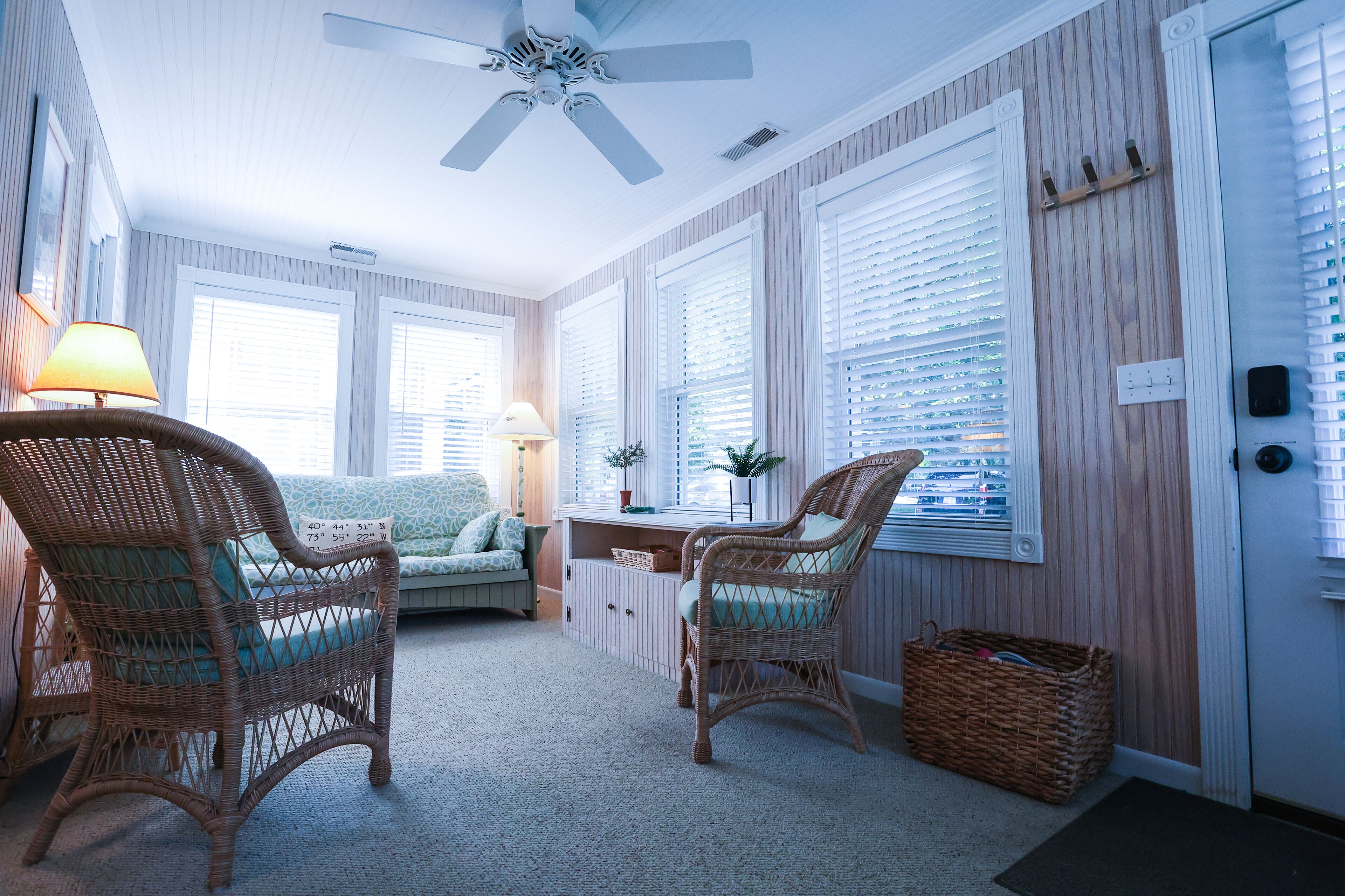 Smart-TV, peis og bøker