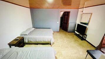 Comfort-Vierbettzimmer | Individuell dekoriert, individuell eingerichtet