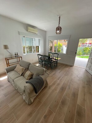 Télévision à écran plat