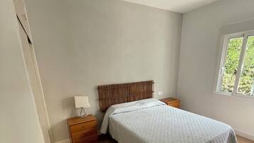 2 chambres, fer et planche Ă repasser, Wi-Fi, draps fournis