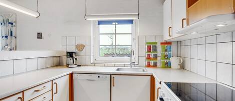 Réfrigérateur, micro-ondes, four, lave-vaisselle