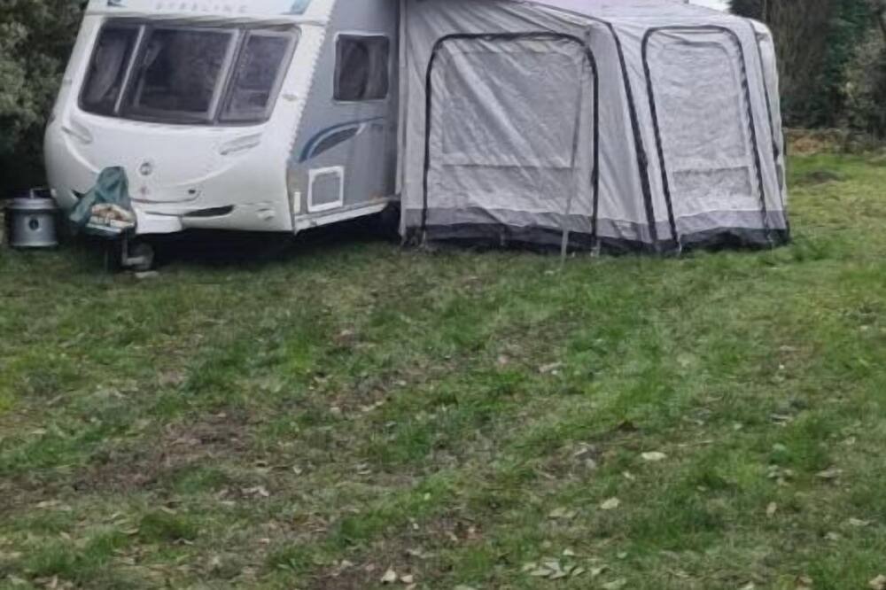 b Caravan b 4 Berth
