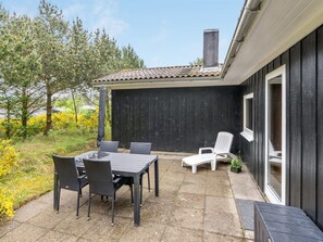 Outdoor dining - "Jaskirt" - 125m from the sea by Interhome (Sæby)