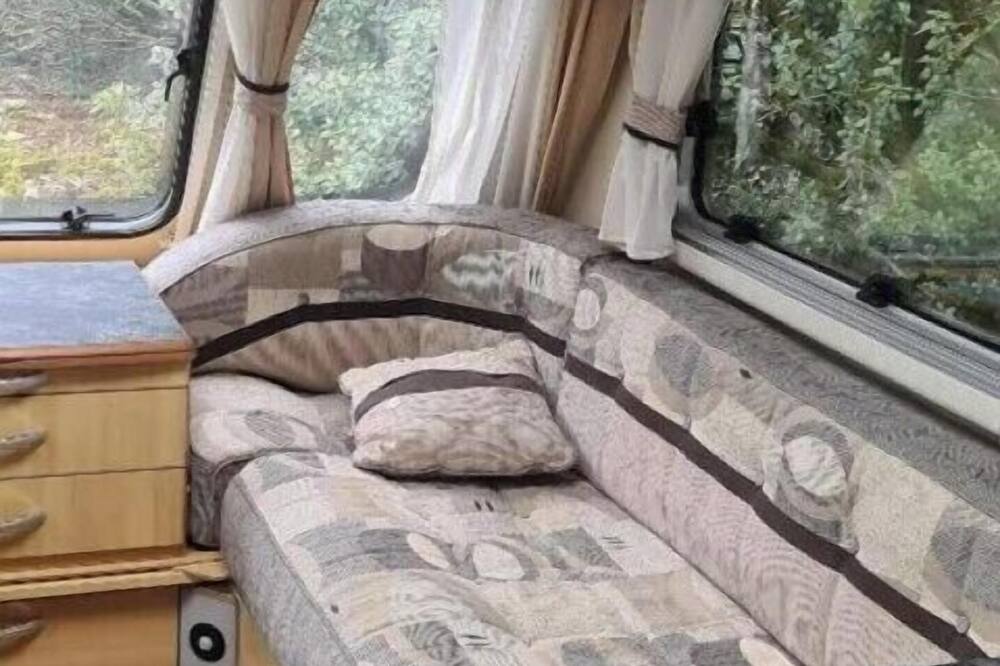 Caravan 6 Berth