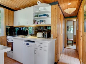 ثلاجة، فرن، غسالة أطباق، مستلزمات طهي/أطباق/أوعية